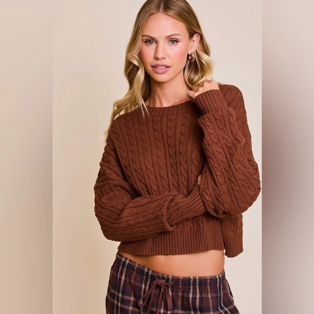 Dolman Sleeve Cable Knit Cropped Sweater with Pocket - Le Lis - Picture 1 of 3